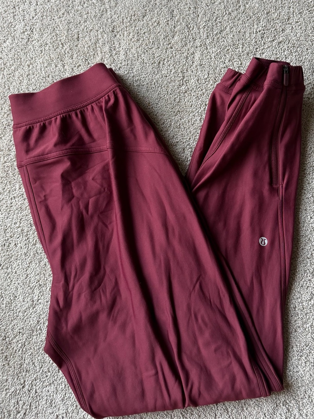 Lululemon adapted state fleece Lined joggers size 6
